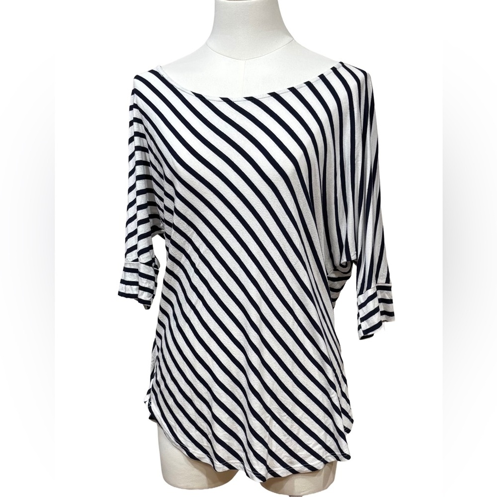 🫐 GREEN ENVELOPE Los Angeles Striped 3/4 Sleeve Top, tee, tunic, scoop, bias cut